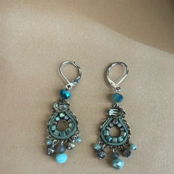 Ayala bar necklace and earring set - Picture 8 of 10